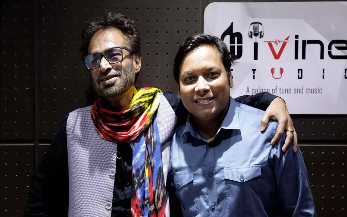 মুখে মুখে নচিকেতা ও মানিকের ‘নীল পরকীয়া’