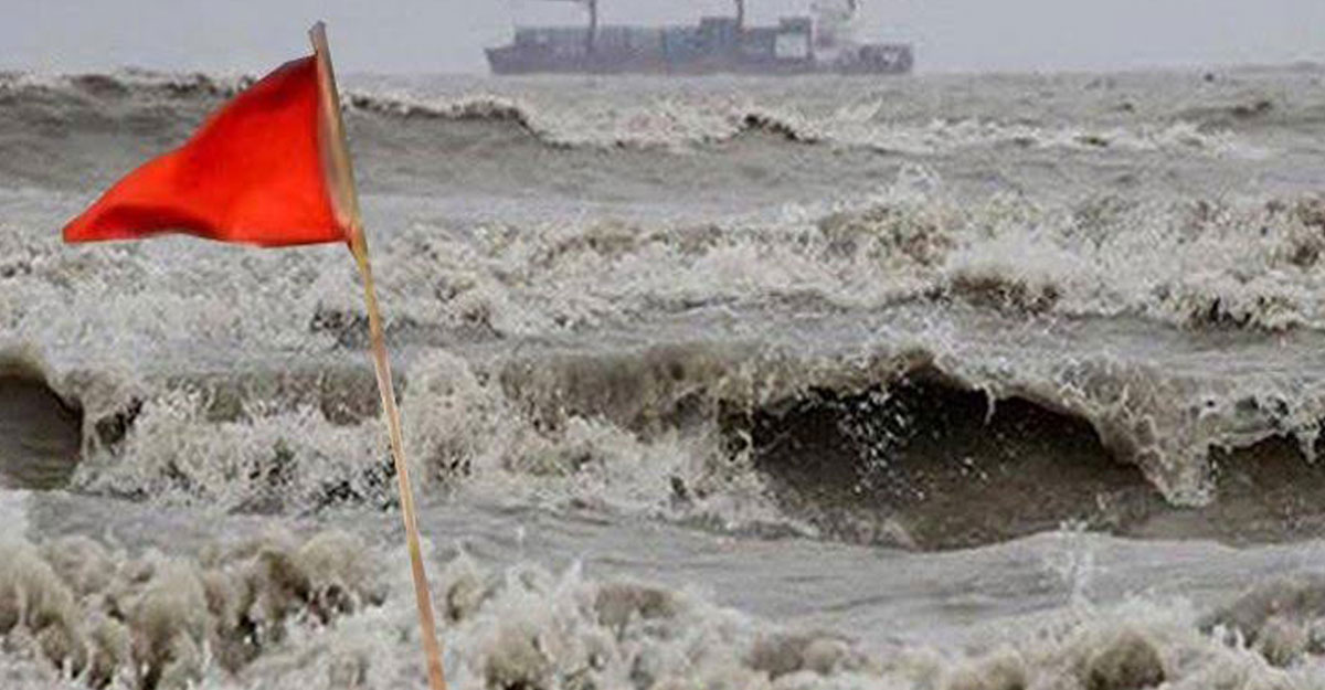 সাগরের নিম্নচাপ, আরও ঘনীভূত হওয়ার আভাস