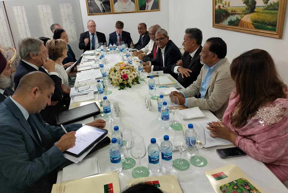 বিএনপির সঙ্গে মার্কিন প্রাক-নির্বাচন পর্যবেক্ষক প্রতিনিধি দলের বৈঠক