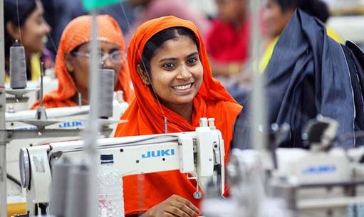 পোশাক শ্রমিকদের নিম্নতম মজুরির ১৭৫৬৮ টাকা করার প্রস্তাব