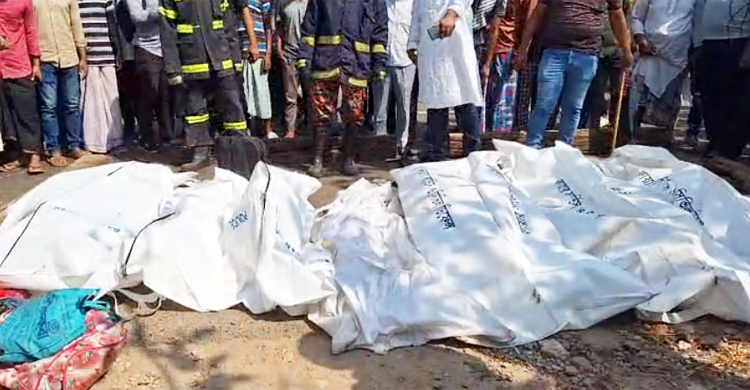 চট্টগ্রামে বাস-অটোরিকশার সংঘর্ষ, নিহত ৭