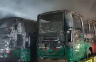 চট্টগ্রামে দুই বাসে আগুন