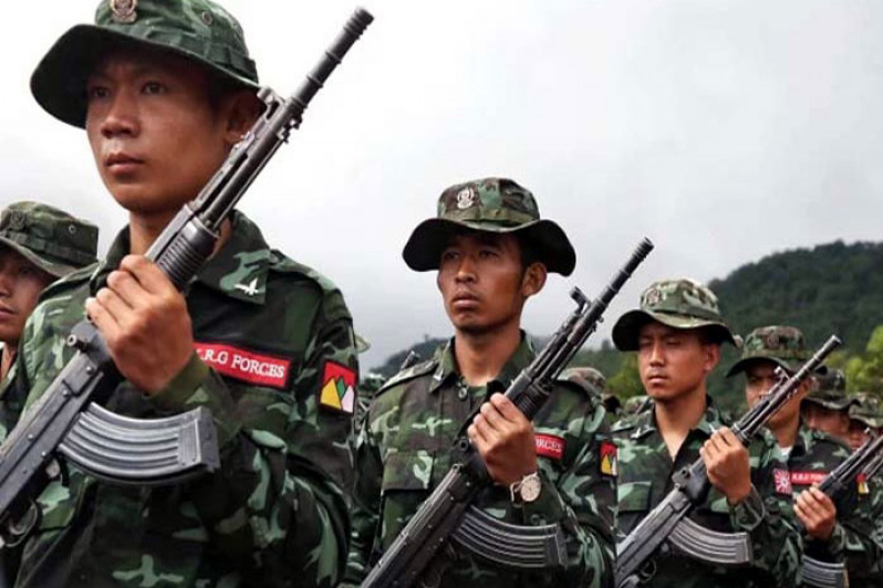 একাধিক রাজ্যের নিয়ন্ত্রণ হারিয়ে পালাচ্ছে জান্তা সৈন্যরা