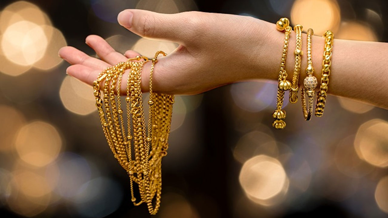 ২২ ও ১৮ ক্যারেটের সোনার পার্থক্য কী জানেন?
