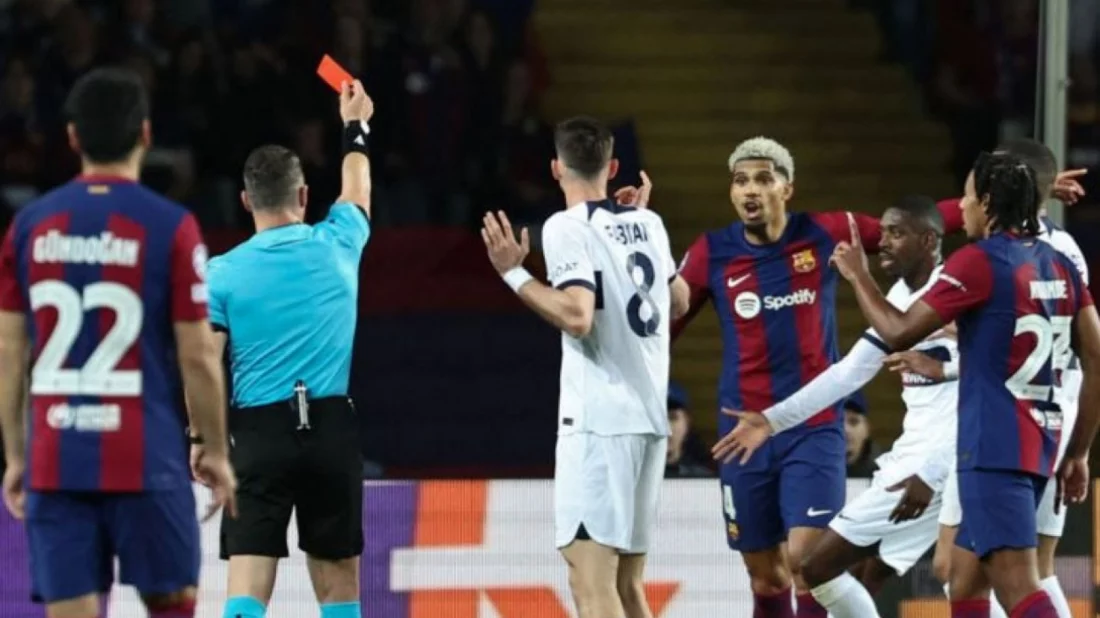 তিন লাল কার্ডের ম্যাচে বার্সাকে হারিয়ে চ্যাম্পিয়নস লিগের সেমিতে পিএসজি