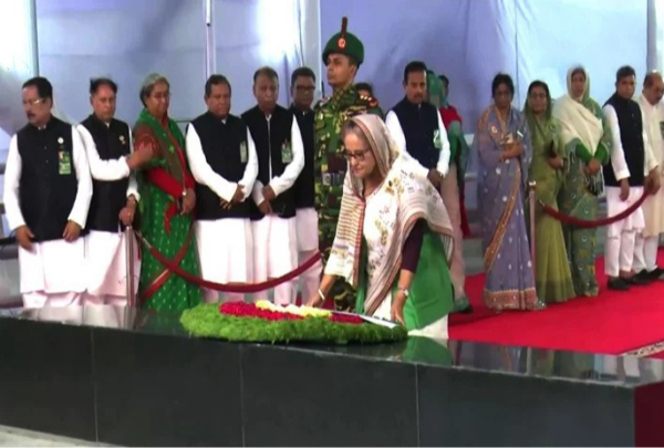 ঐতিহাসিক মুজিবনগর দিবসে বঙ্গবন্ধুর প্রতিকৃতিতে প্রধানমন্ত্রীর শ্রদ্ধা নিবেদন