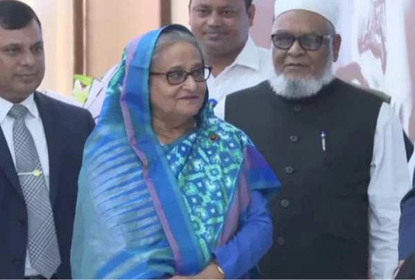 দেশে ফিরেছেন প্রধানমন্ত্রী শেখ হাসিনা