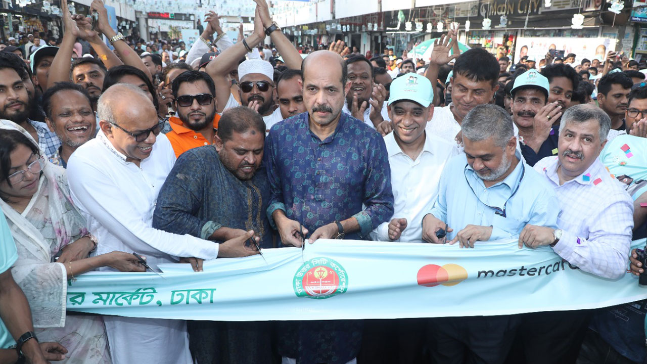 খিলগাঁও তালতলা মার্কেটে ক্যাশলেস লেনদেন চালু