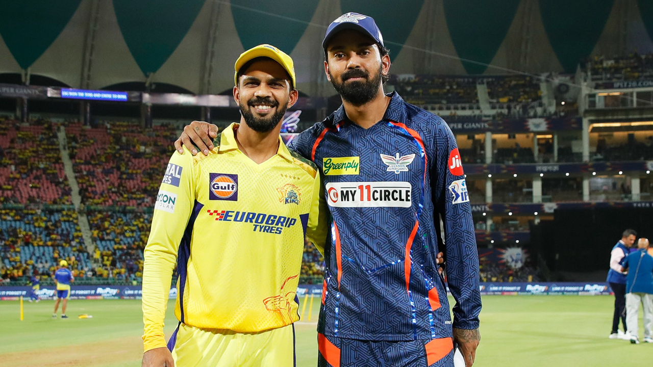 একই ম্যাচে জরিমানা গুনলেন দুই অধিনায়কই