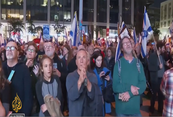 নেতানিয়াহুর পদত্যাগের দাবিতে উত্তাল তেল আবিব