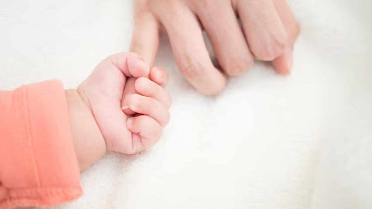 মসজিদের ভেতর নবজাতককে রেখে পালালেন মা