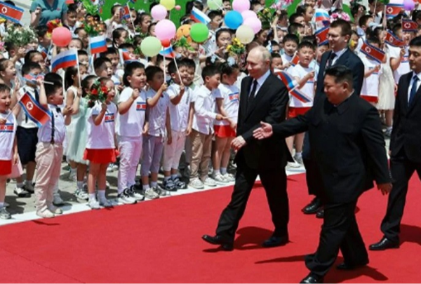 উত্তর কোরিয়ায় পুতিনকে ব্যাপক অভ্যর্থনা